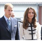 Принц Уилям и Кейт Мидълтън на откриване на болница