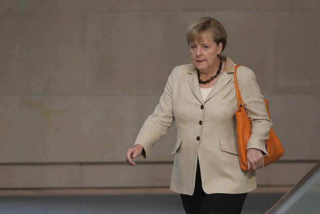 Ангела Меркел отива в Бундестага