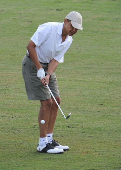Барак Обама играе голф