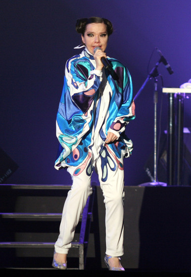 Бьорк на сцената в Япония