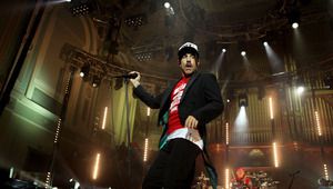 Антъни Кийдис на Европейските музикaлни награди на MTV 2011