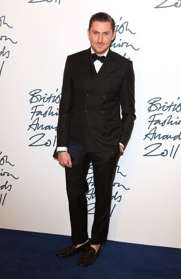 Хенри Холанд на Британските награди за мода 2011е награди 2011