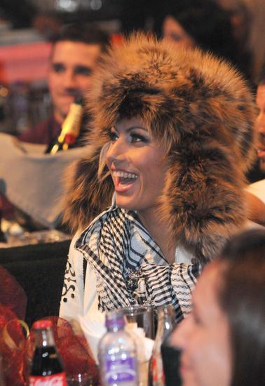 Камелия с шапка