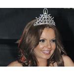 Поп фолк певицата Галена с короната на победителката в конкурса "Супер модел на България“