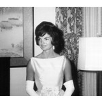 Джаки Кенеди в официална рокля, юни 1961