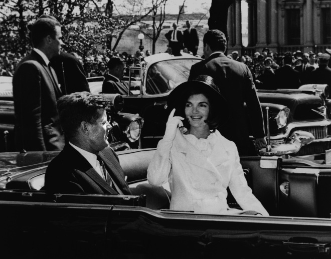 Джаки и Джон Кенеди посрещат краля на Мароко във Вашингтон