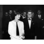 Президентът Кенеди и първата дама на церемония във Вашингтон