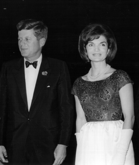 Джаки и Джон Кенеди на церемония в Белия дом, януари 1963