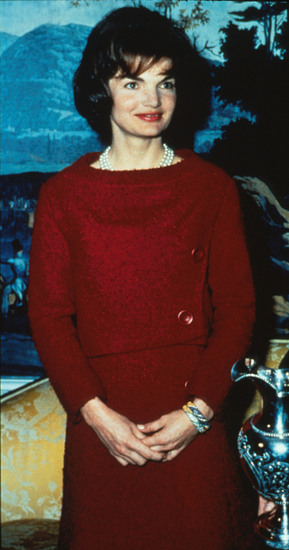 Жаклин Кенеди на телевизионна разходка в Белия дом на Свети Валентин