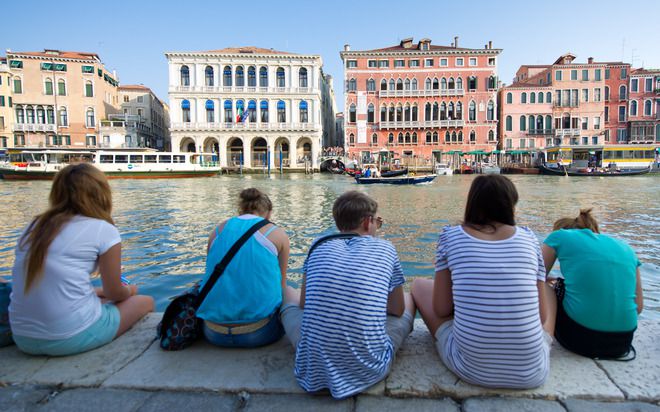 Туристи във Венеция