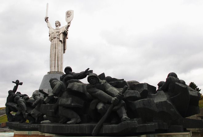 Киев, паметникът "Родина мать"