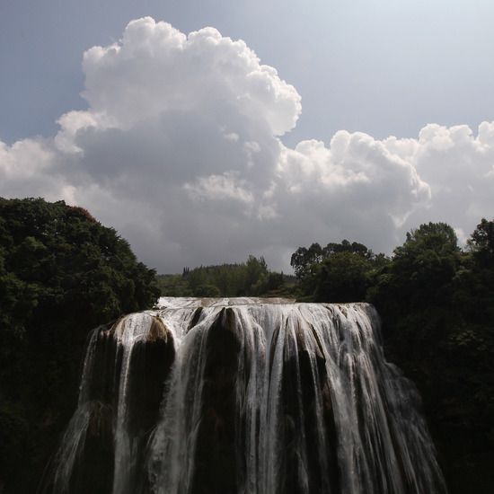Най-големият водопад в Азия