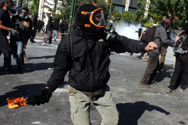 Неподчинение в Атина