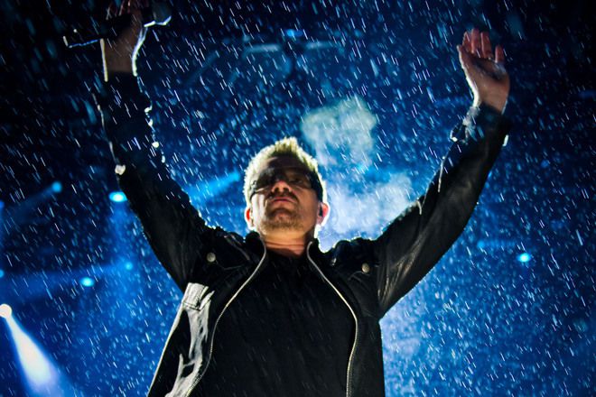 Bono na glastanbari 2011