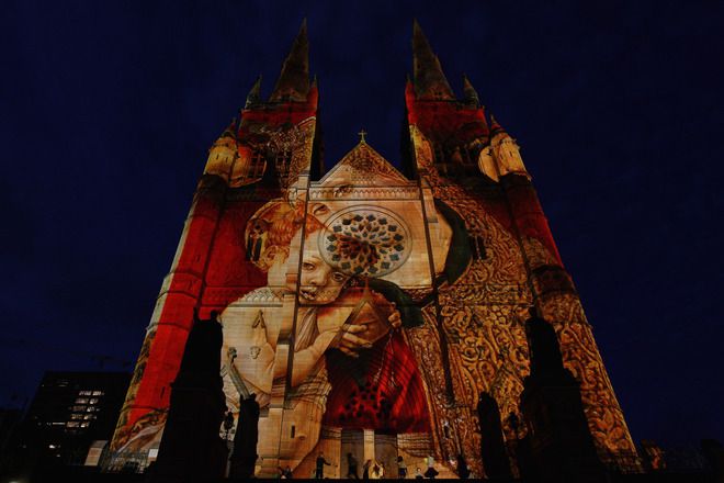 Катедрала в светлини