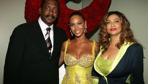 Бийонсе позира с родителите си