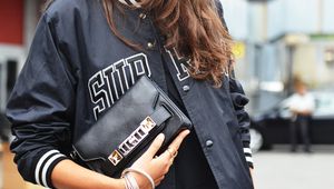 Спортно яке и елегантна чанта