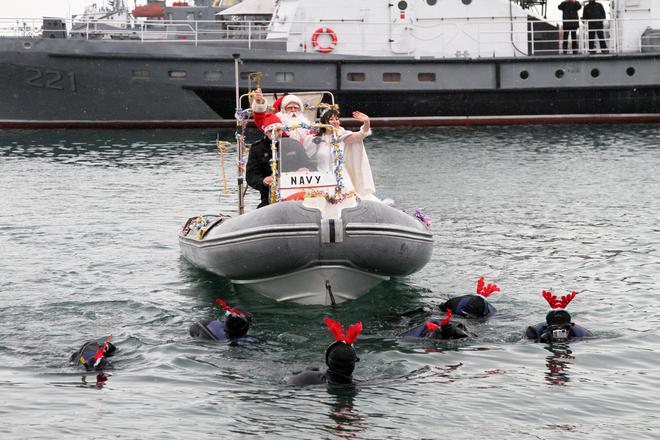 Дядо Коледа на море