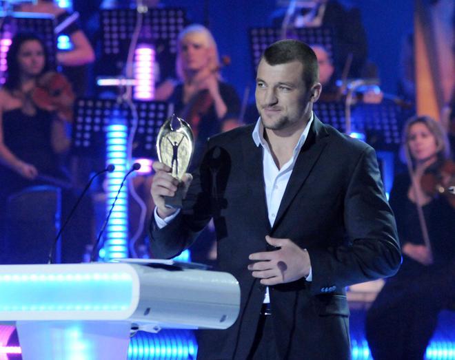 Елис Гури - награждаване