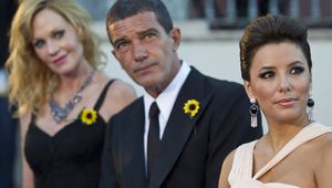 Бандерас с жена си и Ева Лонгория