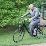 Принц Чарлз с еко-колело