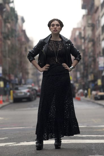 Дора в дантела