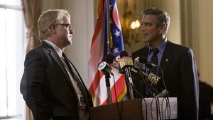 Филип Сиймур Хофман и Джордж Клуни в "Маската на властта" (2011)