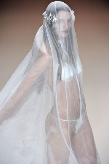 Най-разголената булка