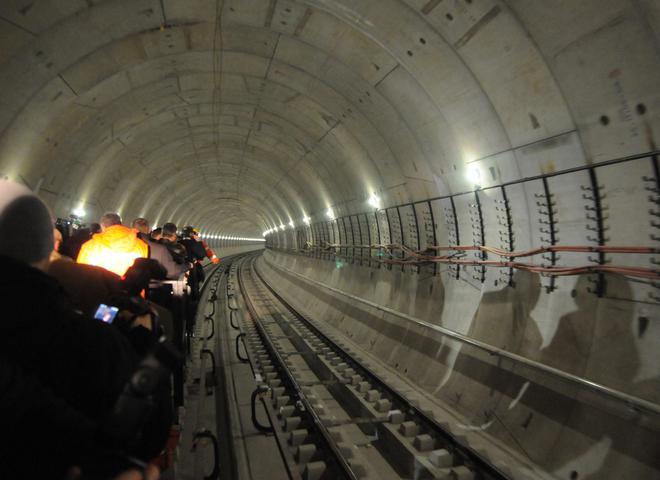 Тунелите на метрото