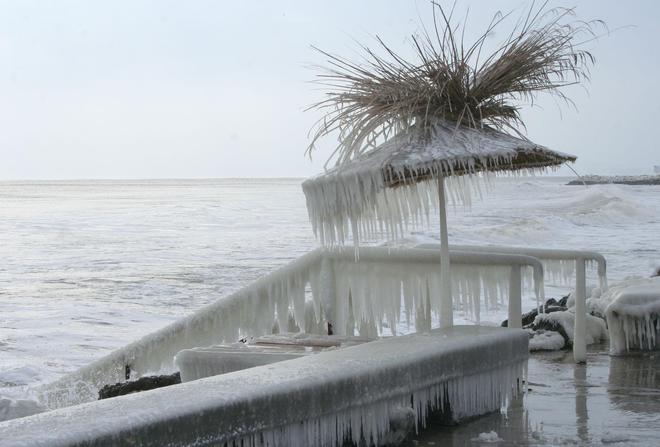 Зима край морето