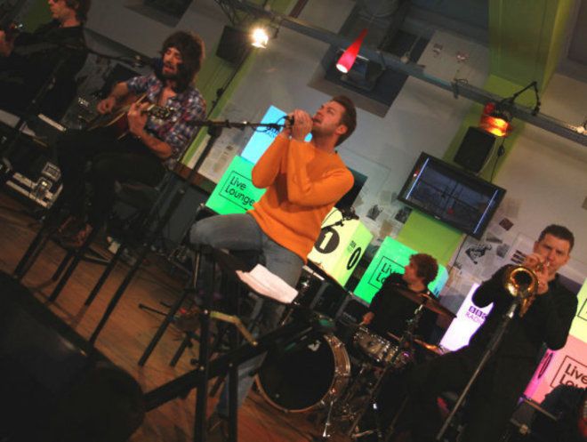 Kasabian в студиото на BBC Radio 1 Live Lounge