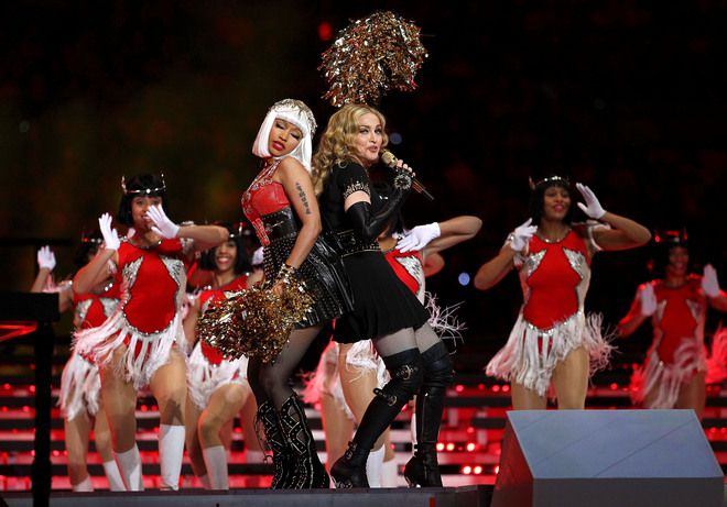 Мадона с Ники Минаж, Супербоул 2012