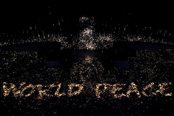Мадона зове за мир по света