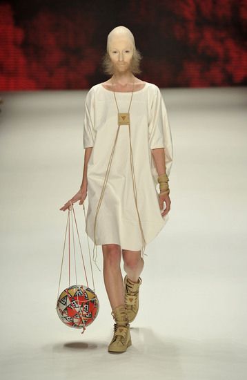 Манекенка на Патрик Мор