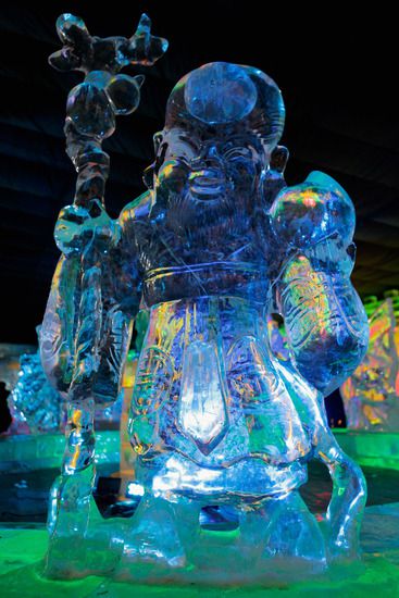 Китайска скулптура от лед