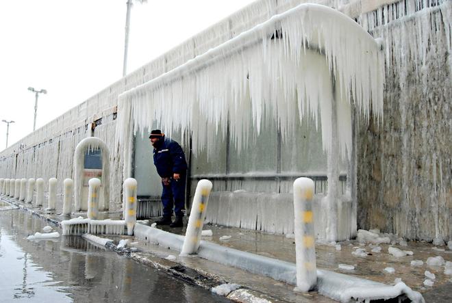 Ледена спирка на варненската Морска гара