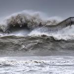 Гигантски вълни в Бургаския залив