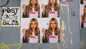 Кейт Мос x Supreme