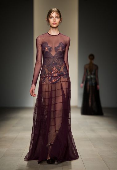 Ревюто на Marios Schwab