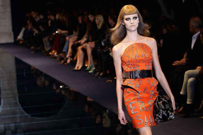 Новата жена според Versace