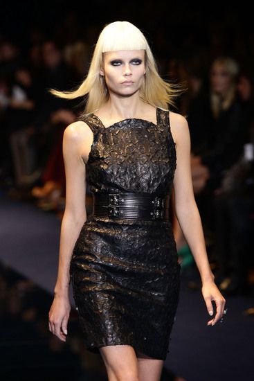 Дамска мода от Милано: Versace (27)