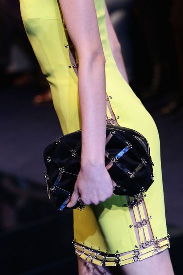 Детайл от ревюто на Versace