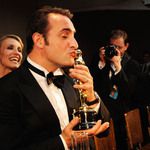 Жан Дюжарден целува "Оскар"