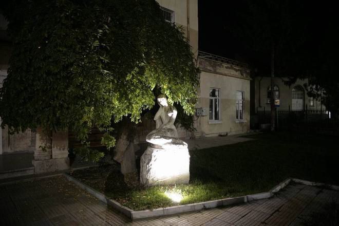 Паметникът на Юлия Вревска