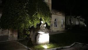 Паметникът на Юлия Вревска