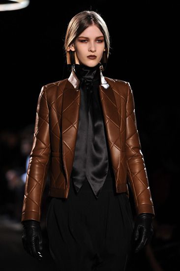 Конфекция от "Живанши" за есента