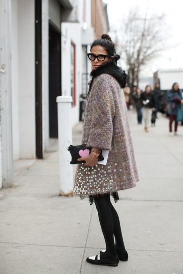 С пайети по палтото