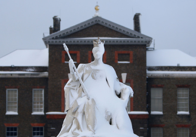 Статуята на кралица Виктория