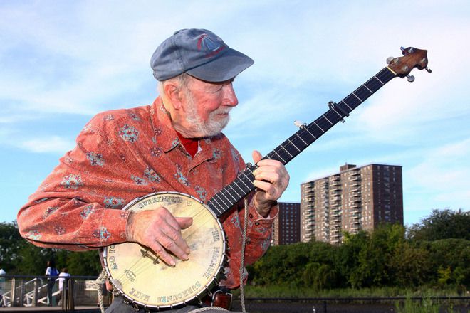 Пийт Сийгър на 90