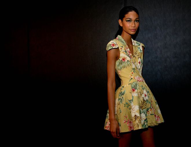 Шанел Иман в рокля на цветя